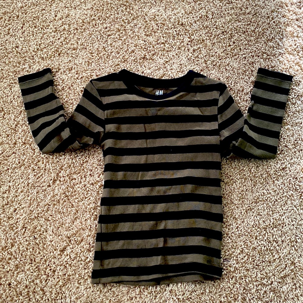 H&M Boys Long-Sleeved Striped Tee. Size 2-4yrs